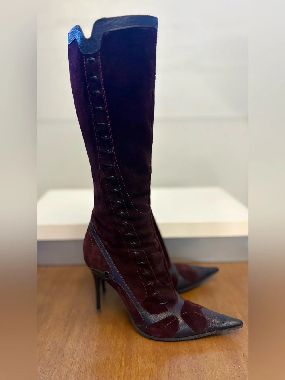 Charles David VINTAGE Women's Burgandy Suede Knee-High Pointed-Toe Boots sz 7.5